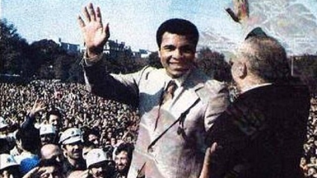 Muhammed Ali, 1 Ekim 1976 da Milli Selamet Partisi lideri ve dönemin başbakan yardımcısı Necmettin Erbakan'ın özel davetlisi olarak İstanbul'a gelmişti.