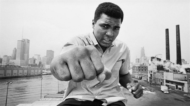 74 yaşında hayatını kaybeden Müslüman Boksör Muhammed Ali'nin cenaze namazı bugün kılınacak. 