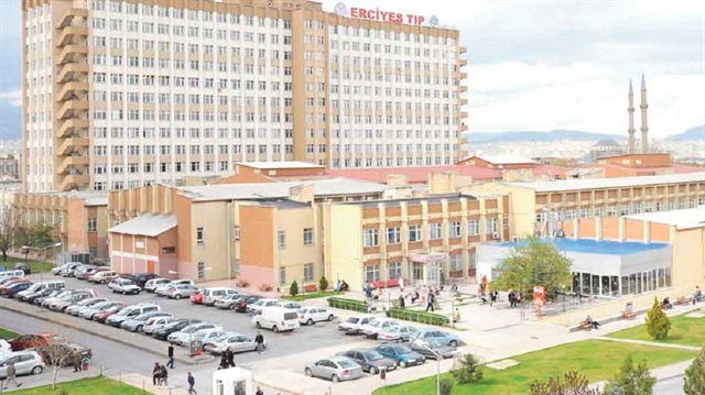 Kayseri'deki Erciyes Üniversitesi (ERÜ) Tıp Fakültesi Hastanesi Radyoloji bölümünde görevli, 12 röntgen teknisyeninin tiroid kanserine yakalandığı öne sürüldü. 