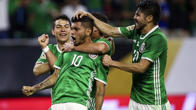 Meksika-Venezuela maçı 1-1 berabere bitti. Meksikalı Jesus Corona'nın golü geceye damga vurdu.