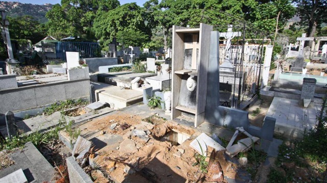Venezuela'da eski devlet başkanlarından Gallegos'un saldırıya uğrayan mezarı 