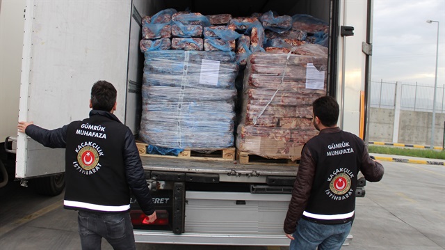 Gümrük Muhafaza ekipleri iki farklı operasyonda toplam 4 milyon 100 bin lira değerinde 116 ton kaçak kırmızı ete el koydu.