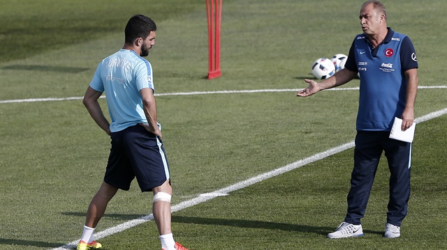 Arda Turan turnuvada oynadığı iki maçta da eleştirilerin hedefi olmuştu.