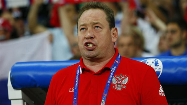 Euro 2016'ya veda eden Rusya'da teknik direktör Leonid Slutsky istifa kararı aldı.