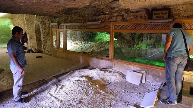 Şanlıurfa'da, inanç turizmi kapsamında en çok ziyaret edilen yerlerin başında gelen Hazreti İbrahim'in doğduğu rivayet edilen makam, restore ediliyor.