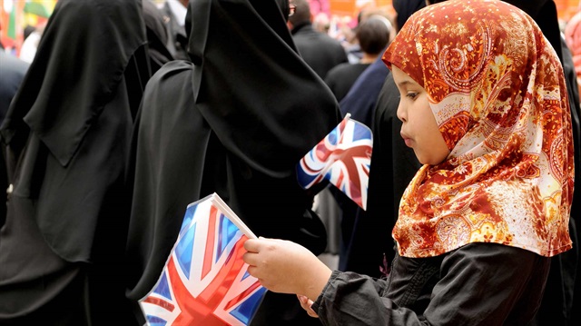 Birleşik Krallık'ta 4 milyon 800 bin Müslüman yaşıyor. 