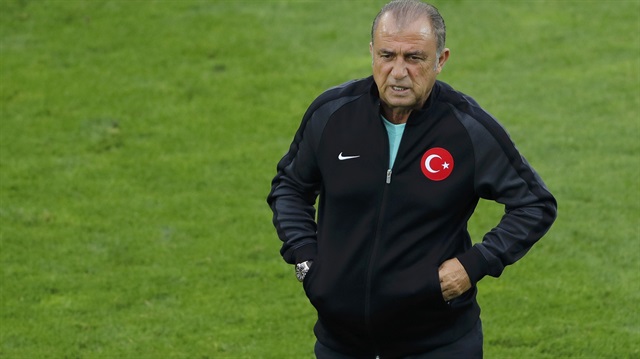 Fatih Terim basın toplantısında TRT muhabirinin sorusuna cevap vermedi. 