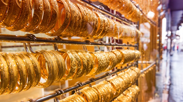 Altının kilogramı 117 bin 700 liraya geriledi.

