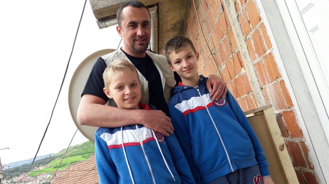 Avdiya Salkoviç, Sancak'ta yaşayan yetim çocuklar ile yakından ilgileniyor..
