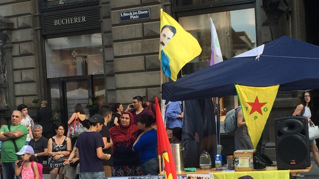 Yetkililerin, terör örgütü PKK'nın propagandasını yapanlara 10 gün izin verdiği öğrenildi.