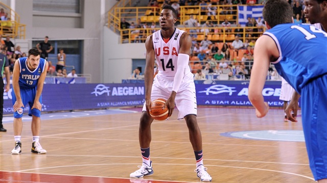 Chinanu Onuaku ilginç faul atışlarıyla dikkat çekiyor.