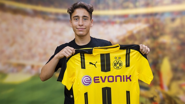 Emre Mor, Milli takımdaki performansıyla Euro 2016 öncesi Borussia Dortmund'a transfer oldu. 