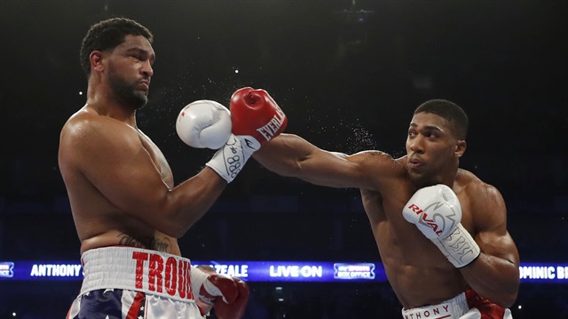 IBF Dünya Ağırsıklet Boks Şampiyonu Britanyalı Anthony Joshua, Amerikalı Breazeale'i yedinci rauntta nakavtla yendi.