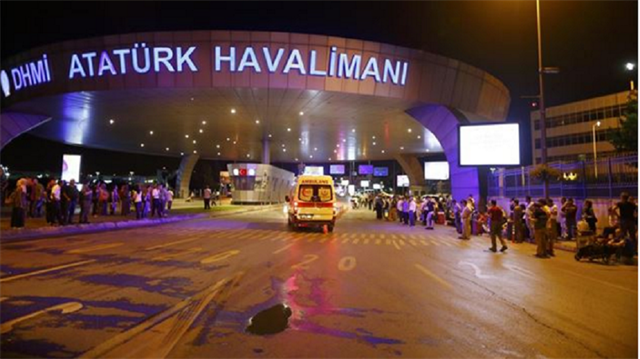 Atatürk Havalimanı'ndaki saldırıya tüm dünya tepki gösterirken, UEFA sessiz kaldı.