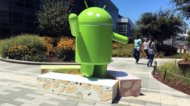 Android 7.0 Nougat resmen duyuruldu.