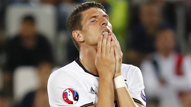 Euro 2016'da sakatlık geçiren Mario Gomez turnuvayı kapatmıştı. Yıldız golcünün transferinin kısa süre içerisinde netlik kazanması bekleniyor.