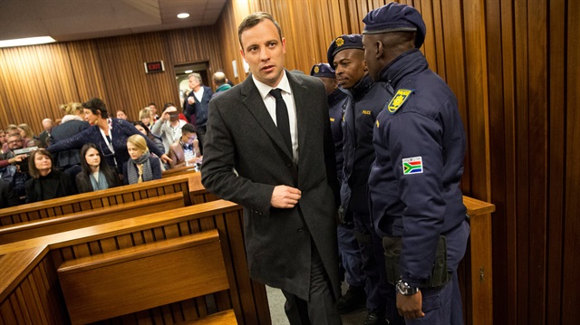 Oscar Pistorius 6 yıl hapis cezasına çarptırıldı. 