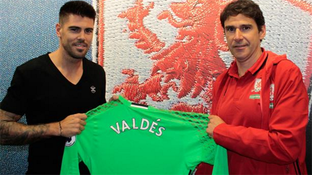 Victor Valdes gelecek sezon Middlesbrough'un kalesini koruyacak.