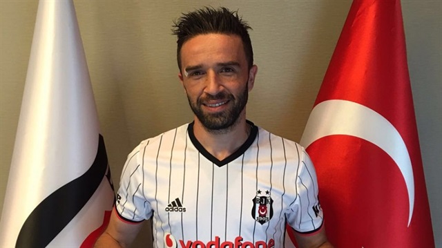 Geçtiğimiz günlerde Gökhan Gönül Beşiktaş ile 4 yıllık anlaşma sağlamıştı.