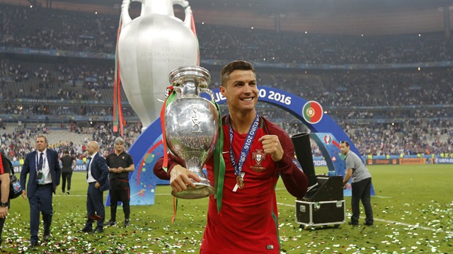 Cristiano Ronaldo, UEFA'nın en iyi 11'inde forvet hattında kendine yer buldu. 