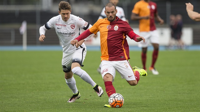 Galatasaray yeni sezon hazırlıkları kapsamında ilk olarak Thun ile karşılaştı. Mücadele 1-1 sona erdi.