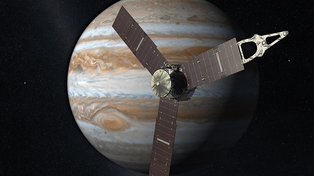 Juno uzay aracı Jüpiter'in ilk görüntülerini gönderdi.