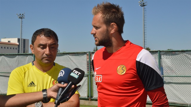 Eskişehirspor'un Belçikalı eldiveni Boffin uzun zamandır gündemde olan transfer söylentilerine açıklık getirdi.