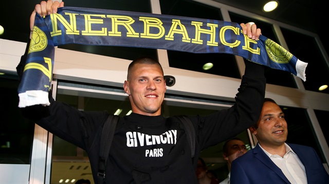Fenerbahçe'nin yeni transferi Martin Skrtel yarın resmi sözleşme imzalayacak.