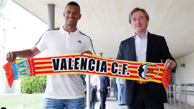 Portekizli futbolcu önümüzdeki sezon Valencia formasıyla La Liga'da boy gösterecek.