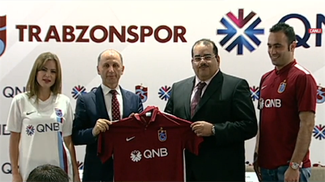 Trabzonspor forma sponsorluğu konusunda yeni bir sözleşmeye imza attı.