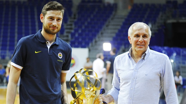 Obradovic, Fenerbahçe ile bu sezon Türkiye Basketbol Ligi'ni şampiyon olarak tamamladı.