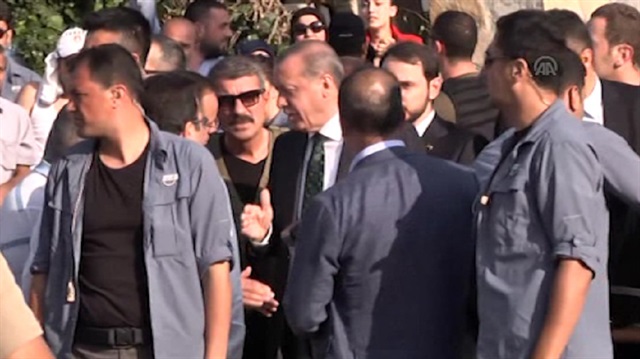 Cumhurbaşkanı Erdoğan halkı selamladı | VİDEO İZLE