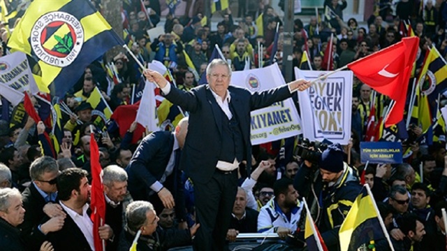 Fenerbahçe Başkanı Aziz Yıldırım'ın 2011 yılından bu yana söylediği 'memlekete elden gidiyor' sözleri yine gündeme geldi.