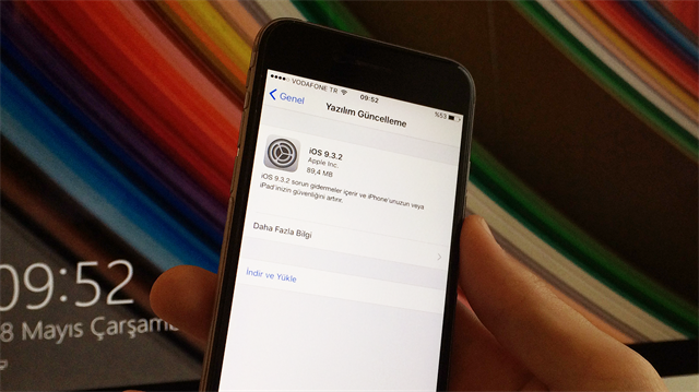 Hata düzeltmeleri içeren iOS 9.3.3 güncellemesi yayınlandı.