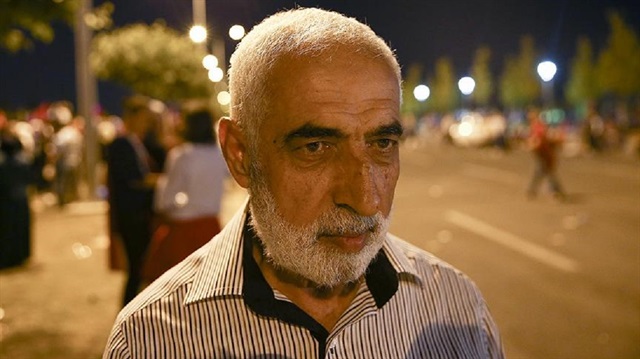 70 yaşındaki Ahmet Öcal, 1960 yılından beri siyasi olaylara şahitlik ettiğini söyledi.