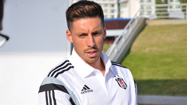 Jose Sosa, Beşiktaş'ın yeni sözleşme teklifini geri çevirdi. 