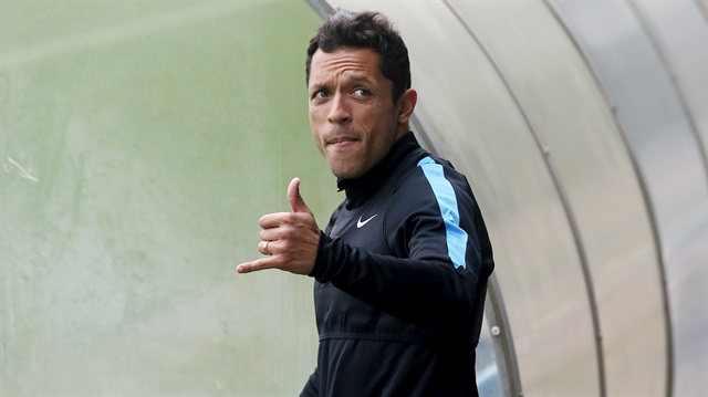 Beşiktaş, İsmail Köybaşı'nın ayrılığı sonrasında sol beke Barcelona'dan Adriano'yu transfer etmek istiyor.