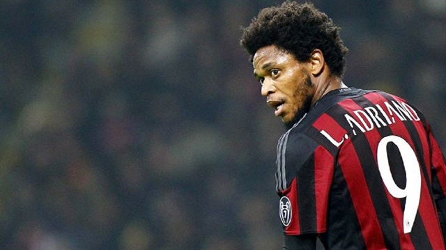 Beşiktaş'ta Gomez'in yerine düşünülen Adriano, Sosa'ya karşılık Milan'dan istendi.