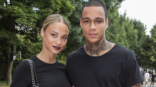 Van der Wiel ve sevgilisi Rose Bertram, İstanbul'da mutlu bir şekilde yaşıyor.