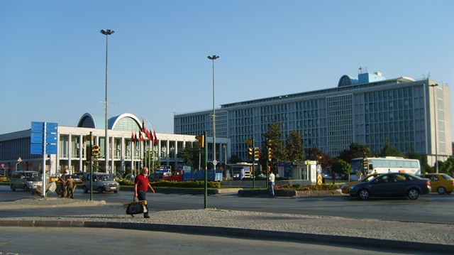 İBB binası da Şehzadebaşı Caddesi üzerinde bulunuyor.