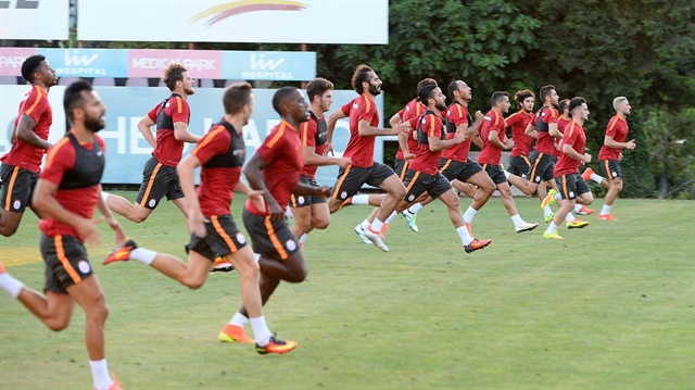 Galatasaray'da yeni sezon öncesi bazı futbolcularla yolların ayrılacağı kulüp yöneticileri tarafından önceki günlerde duyurulmuştu.