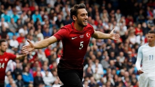 Hakan Çalhanoğlu'ndan EURO 2016 sonrası Fatih Terim'i eleştiren sözler geldi.