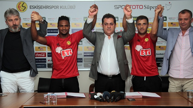 Eskişehirspor, Ofoedu ve Bilal Aziz ile imzaladı.