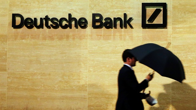 Deutsche Bank'ın bilançosu hisselerini vurdu.