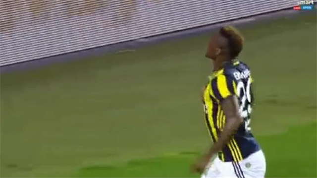 Emmanuel Emenike, Fenerbahçe 'yi Monaco karşısında 2-1 öne geçirdi. 