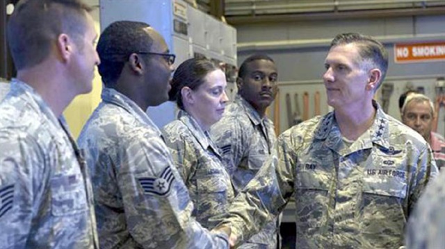 ABD 3'üncü Hava Kuvvetleri Komutanı Korgeneral Timothy Ray, İncirlik'te. 
