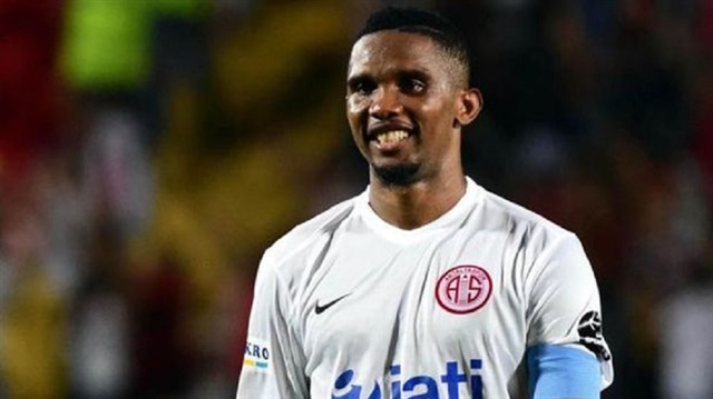 Gomez'in gidişinin ardından yeni bir golcü arayan Beşiktaş'ın gündeminde Samuel Eto'o yer alıyor. Golcü oyuncu geçen sezonu 20 gol 6 asistle tamamlamıştı.