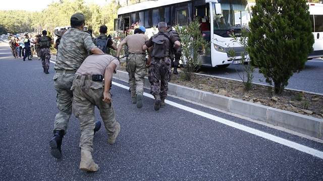 FETÖ'nün darbe girişimi sırasında Cumhurbaşkanı Erdoğan'ın, Marmaris'te konakladığı otele saldırı düzenleyen askerleri arama çalışmaları devam ederken, yakalananların ifadesi doğrultusunda arananların sayısı 11'e yükselmişti.