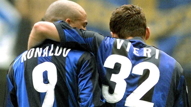 İtalyanların yetiştirdiği efsane futbolcular arasında olan Christian Vieri, futbola geri döneceğini açıkladı. İtalyan golcünün futbol oynamak için kilo vermeye çalıştığı biliniyordu. 