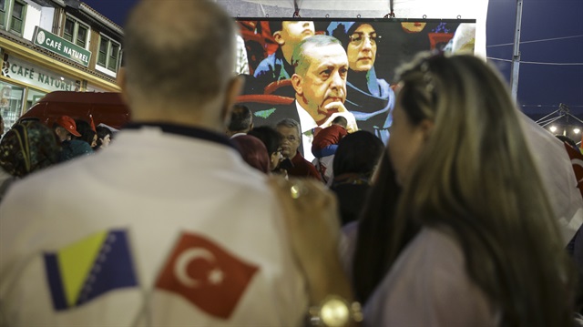Cumhurbaşkanı Erdoğan'ın şehitleri anma programındaki konuşması katılımcılara aktarıldı.